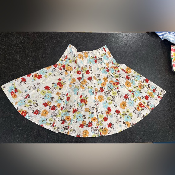 CAbi skirt multi colored with flowers - Picture 4 of 5